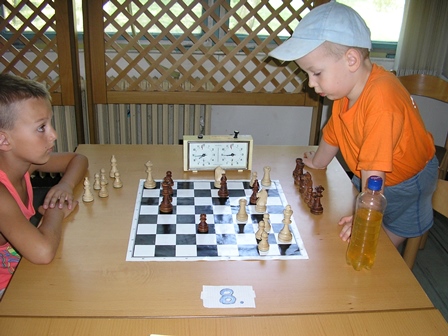 Mirko Macko si na svojho súpera (Dominik Nemečkay) vyšliapol nielen na šachovnici 107