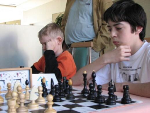 Zamyslený Palo vyberá správny plán hry 15