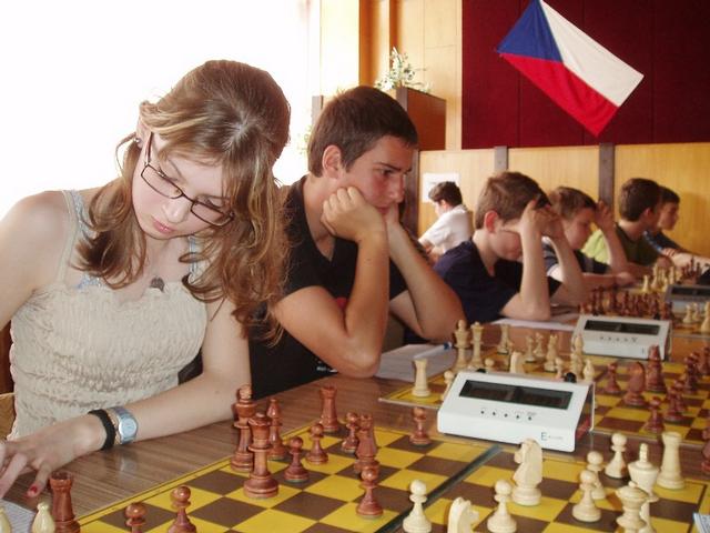 5.kolo: BŠŠ A - KŠN Bratislava 4:2 - pohľad zo zadných stolov 74