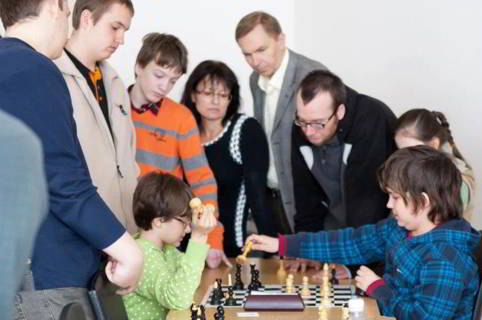 Divácky atraktívna partia 3.kola: M.Karas - A.Vrtiaková 1:0 44