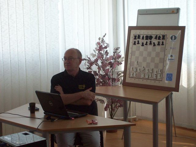 GM Adrian Michaľčišin - legenda svetového šachu a lektor sústredenia v Bratislave 230