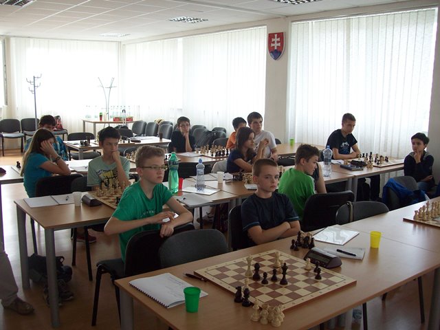 A ešte jeden pohľad, tentoraz na nielen našu mládežnícku špičku 232