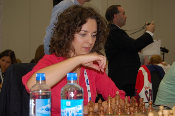 6.kolo: WIM Conghiu M. - WFM Maslíková V. 1/2:1/2 (SR - Francúzsko 1:3) 281