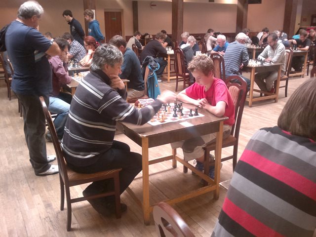 Szeko Ľ. - Macko M. 1/2:1/2 Ušetrenie súpera pri jeho 8 sekundách na hodinách 011