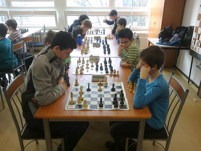 6.kolo: Suchánsky J. - Osadský J. 1:0 074