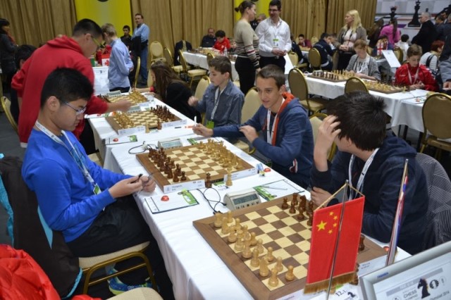 3.kolo: Čína - SR-západ 3:1 Proti Číne sa každý bod cení, no družstvo malo aj na viac. 098