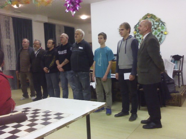 Vyhlasovanie najlepších hráčov turnaja alebo Tyrkysovú je jasne vidieť. 130