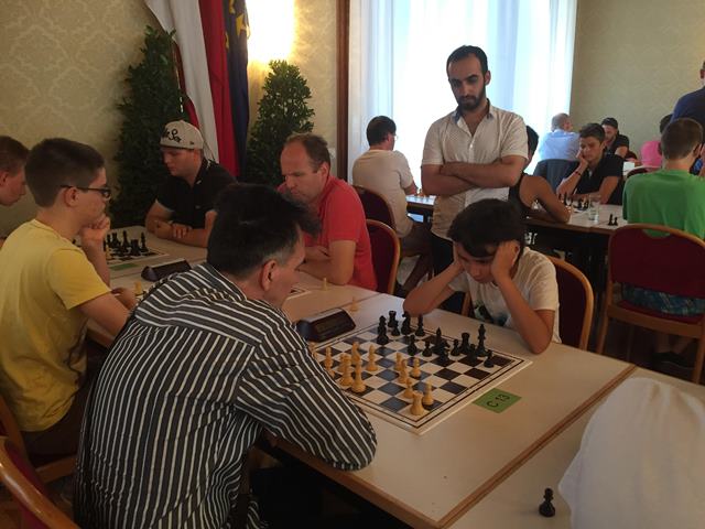 2.kolo bleskového turnaja: IM K.Mahdy - FM S.Sahidi 0:1 Prvý z cenných skalpov Samira 336