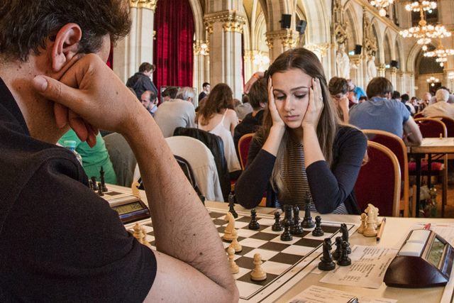 6.kolo: S.Cardenas - A.Vrtiaková 0:1 Jedna z mnohých výborných partií Aničky v turnaji. 343