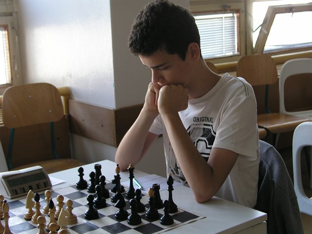 3.kolo: D.Chĺpek - J.Suchánsky 0:1 Jakub potvrdenil rolu favorita. 349