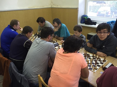 1.kolo: J.Čuridlo - FM M.Roháček 0:1, Ľ.Škápiková - FM M.Karas 0:1 S Marekom sme sa na výhry v úvodnom kole natrápili viac ako bolo zdravé. 321