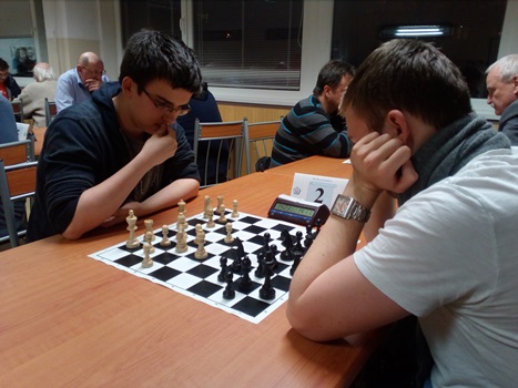 6.kolo: FM M.Karas - M.Kušiak 0,5:0,5 Remíza po vyčerpaní všetkých možností. 261