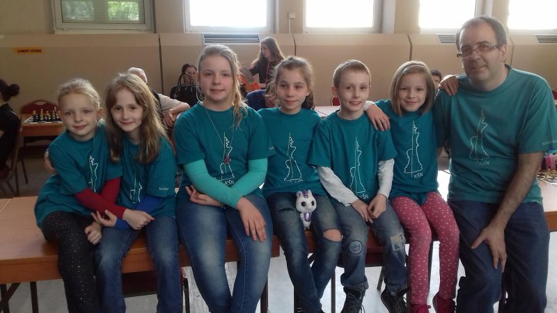 Časť výpravy KŠN čakajúca na záverečné vyhodnotenie. 400