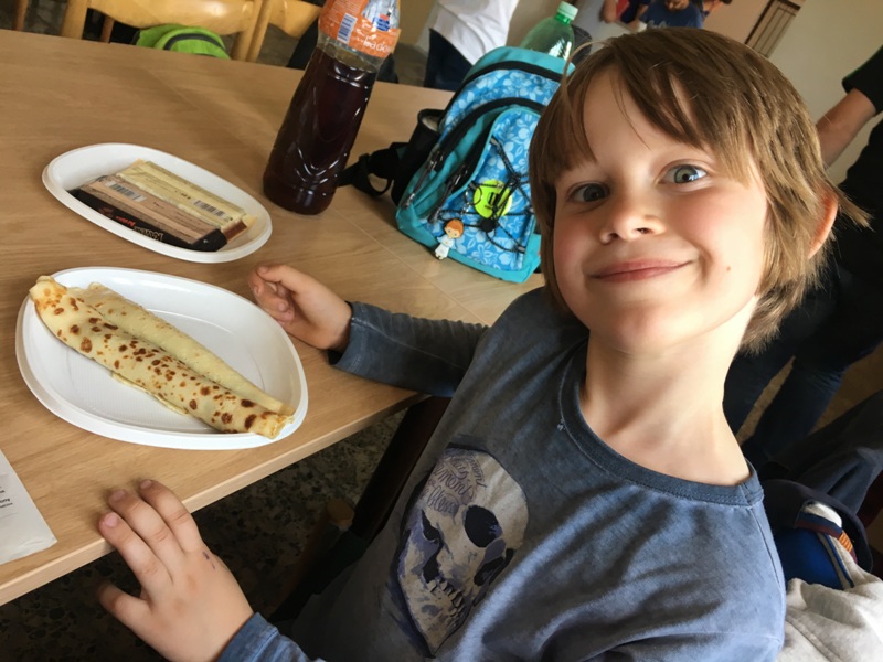 Ako vidno, s palacinkami vládla spokojnosť. 443