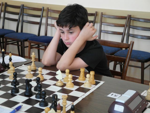 2.kolo: Sh.Sahidi - A.Sitár 0,5:0,5 Shabir prekvapil až troch ratingovaných hráčov a môže sa tešiť na svoje prvé elo 623