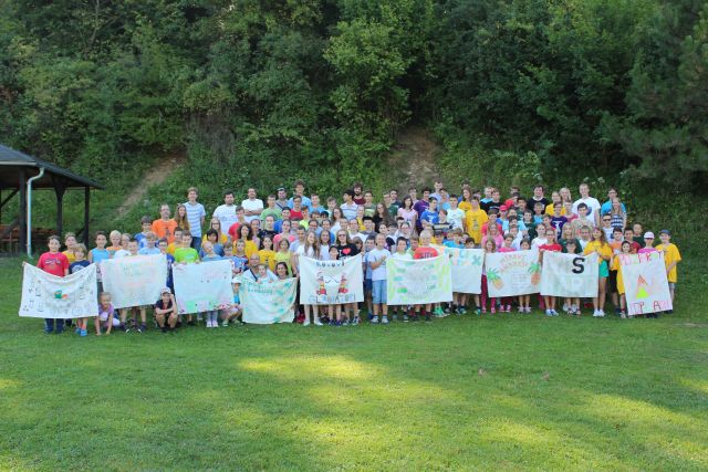 Spoločná fotografia všetkých účastníkov Koníka - áno, tam v tej kope sme úplne všetci! 633