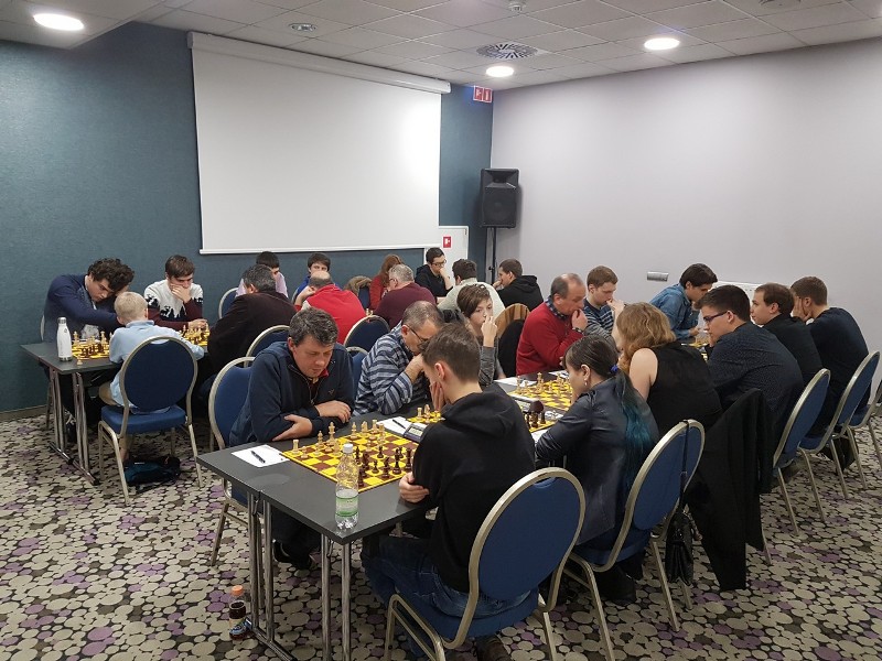 2.kolo: R.Kasperek - FM M.Karas 0:1 V prvej polovici turnaja jediná výhra Mareka 257