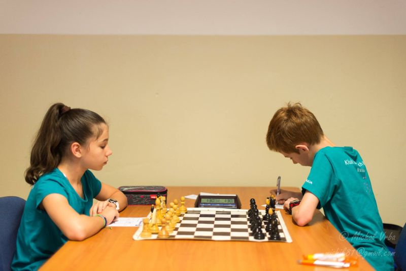 7.kolo: S.Bochničková - V.Bochnička 0:1 Súrodenecké finále turnaja na prvej šachovnici (zdroj: FB konto Milujeme šach) 915