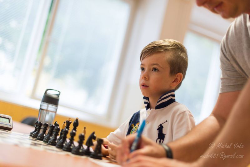 Ryan pred partiou posledného kola (zdroj: FB konto Milujeme šach) 917