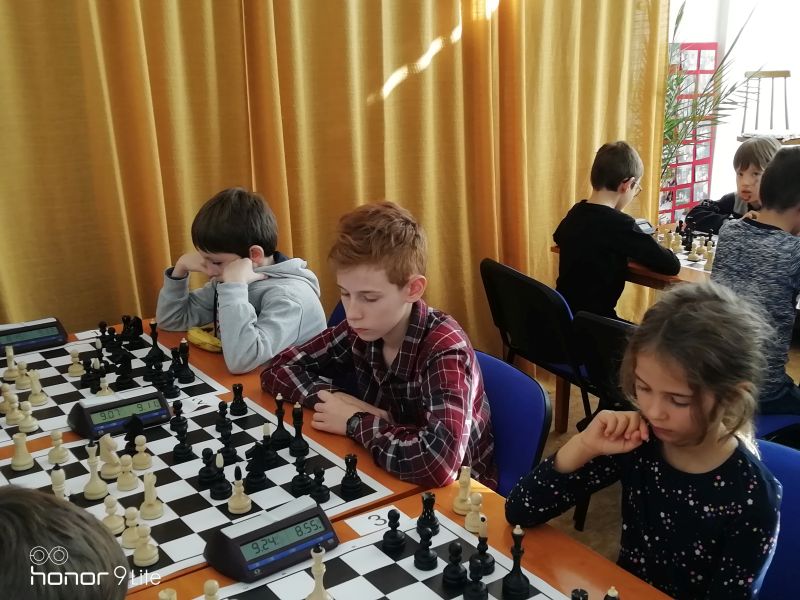 Piate kolo a okupovanie prvých šachovníc 168