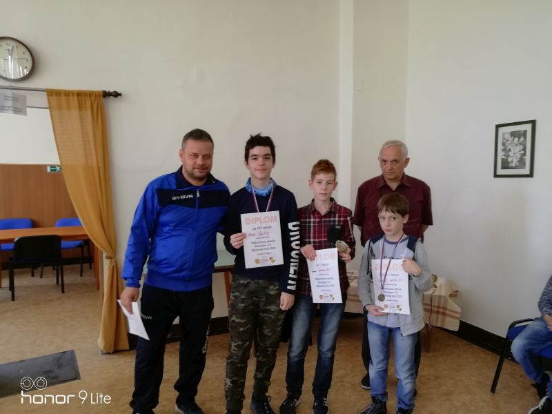 Plný zásah v kategórii žiakov a postup Olivera, Samka a Vladka 170