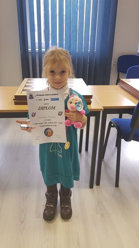 Miška ako víťazka kategórie dievčat do osem rokov 226