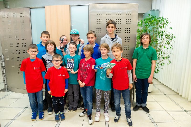 Spoločná fotografia účastníkov po vyhlásení výsledkov celej série (zdroj: FB konto BŠA) 637