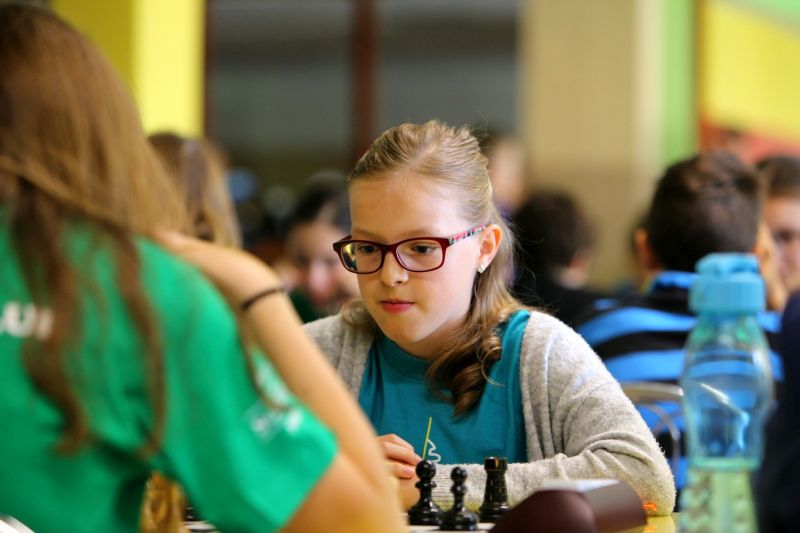 5.kolo: E.Romanová - G.Kapolková 1:0 Grétke po rýchlej strate figúry už nepomohla ani koncentrácia 657