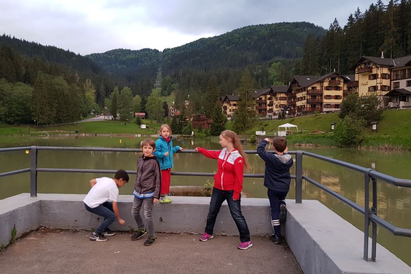 Večerná prechádzka časti našej výpravy 765