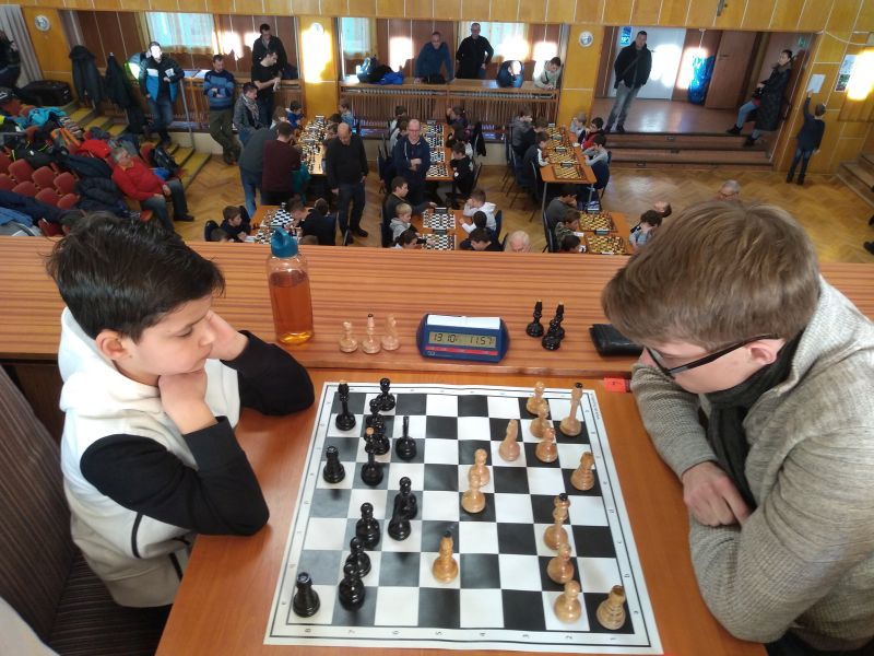 1.kolo: A.Horník - Se.Sahidi 1:0 Sear síce úvodnú bitku prehral, no v turnaji sa nestratil 259