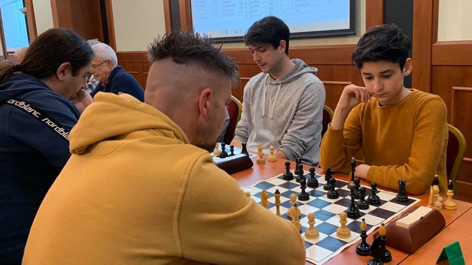 8.kolo: M.Kadlčík - Sh.Sahidi 0,5:0,5 Záver turnaja Shabira sa niesol v remízovom duchu 338