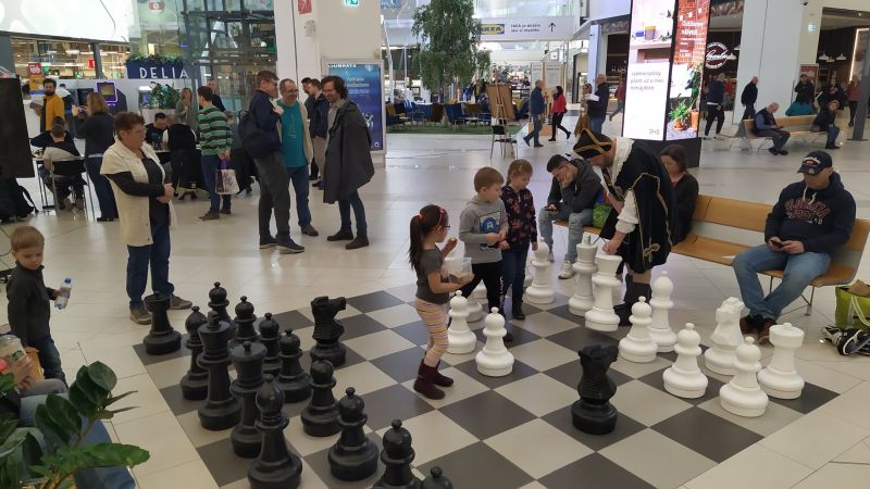 Klubový dres na podujatí taktiež nechýbal, aktuálne v debate v tom čase ešte s utajeným GM Markošom (zdroj: FB konto BŠA) 430