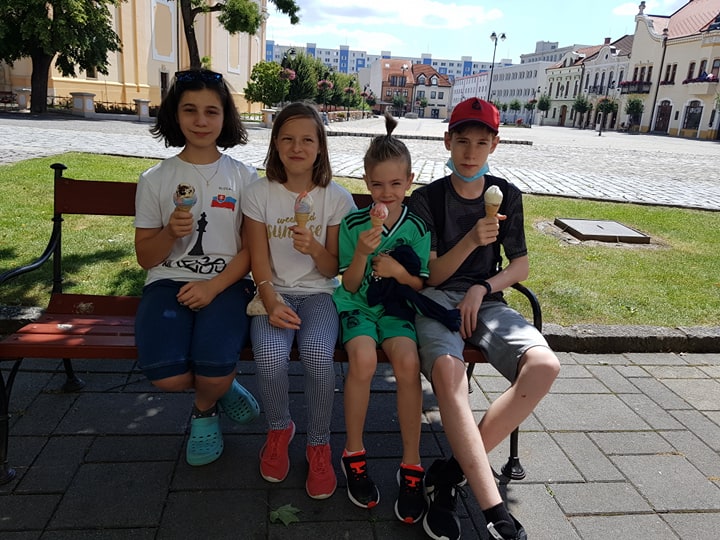 Všeobecná spokojnosť na zmrzline :) 551