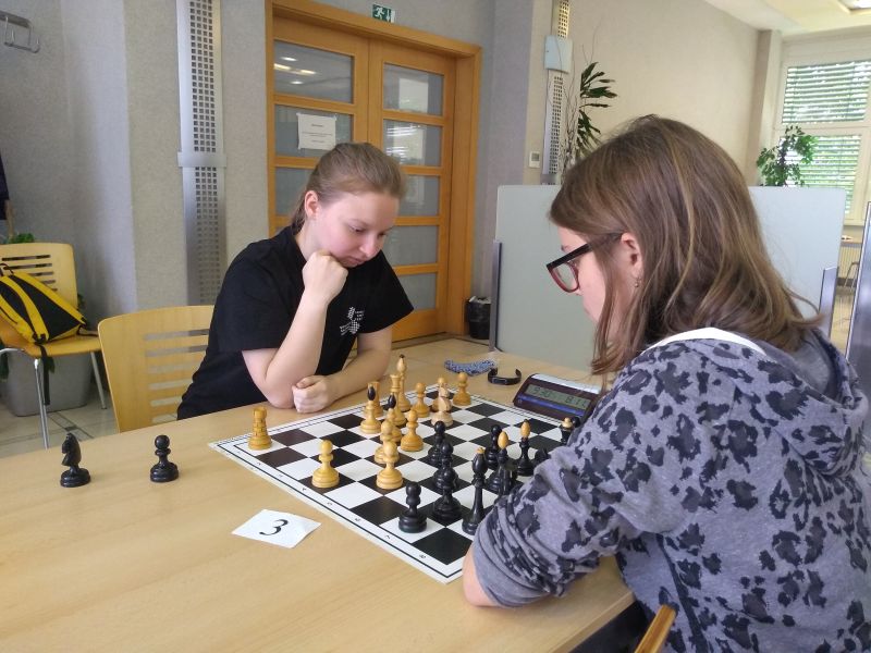 4.kolo: M.Smidová - O.Strelbitská 0:1 Jasný priebeh, kým nezačala časová tieseň... 095