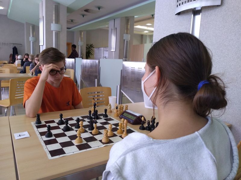 6.kolo: D.Ráchelová - M.Rak 0:1 Maťo pozíciu jasného favorita zvládol 097