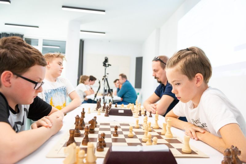 4.kolo: C.R.Mészáros - F.Černý 1:0 Vo štvrtom kole bez zaváhania (zdroj: FB konto BŠA) 316