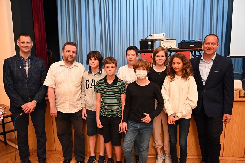 Smolné štvrté miesto ŠPMNDaG Teplická vrátane Grétky a Sophinky (zdroj: FB konto organizátora) 363