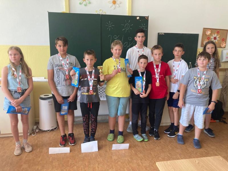 Spoločná fotografia účastníkov, vrátane strieborného Tobiasa 564