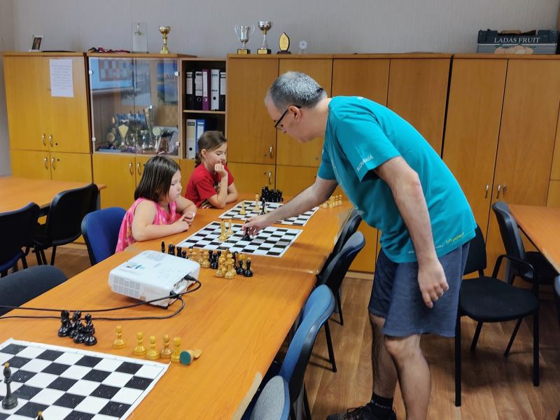 Matovanie 2 strelcami v podaní Biby a Emmky 439