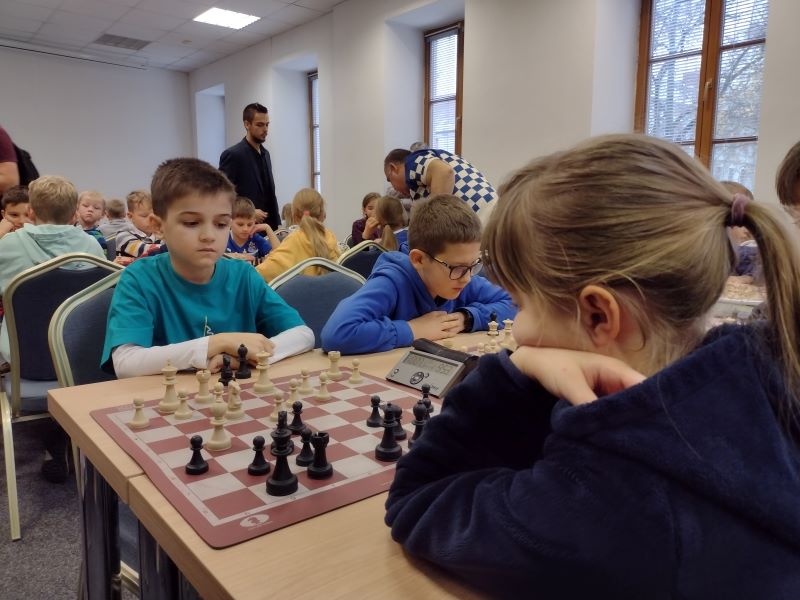 6.kolo: O.Šuplata - L.Bednárová 0,5:0,5 211