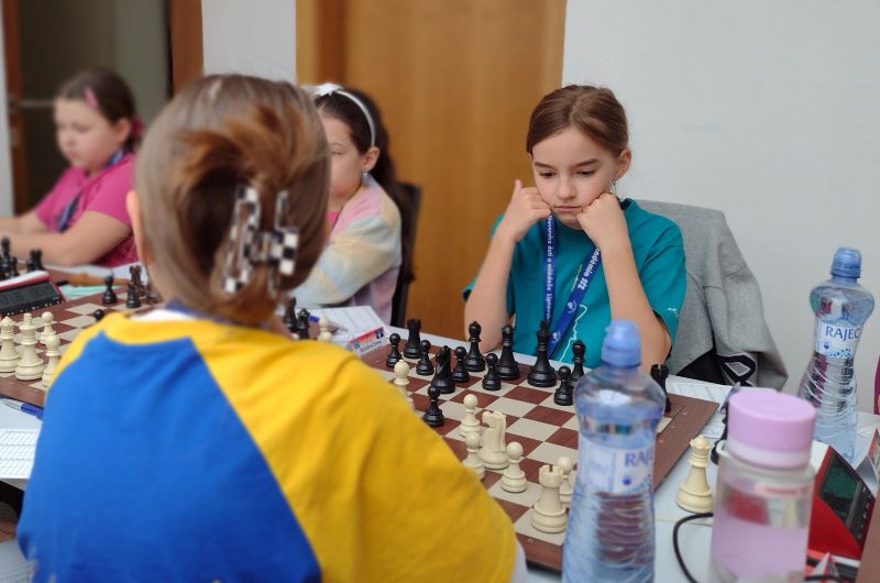 D10 - Emma Bartošová 557