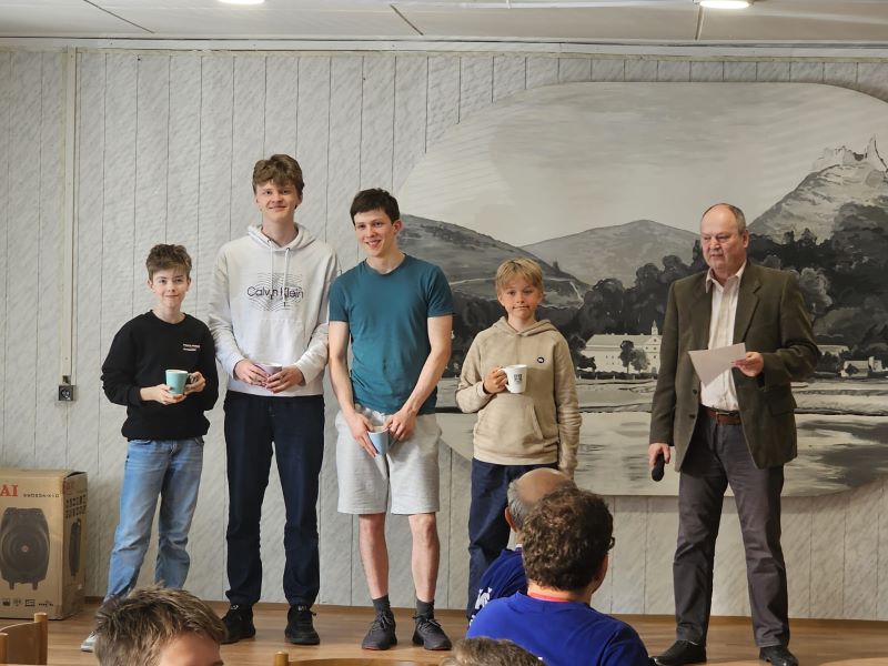 Družstvo "Equus est melior quam episcopus", vrátane nášho Ryana 581